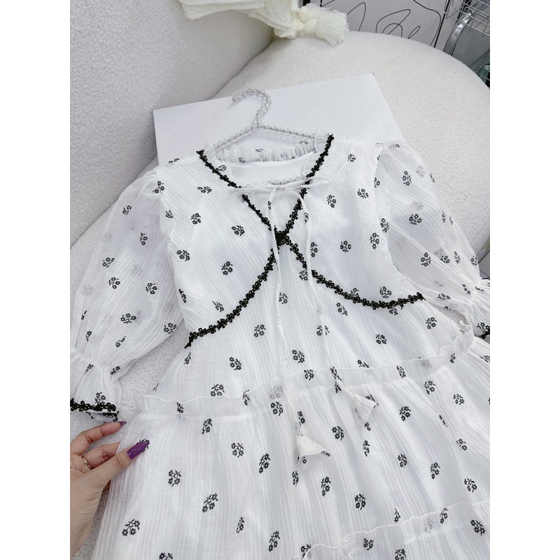 Đầm babydoll trắng hoa nhí