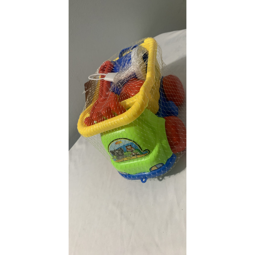 Đồ Chơi Xe Poli Bao Gồm Xẻng Xúc Cát ,Bồn Tưới Nước Và Nhiều Đồ Chơi Biển Khác An Kids