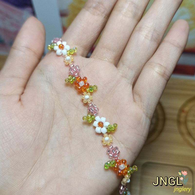 Vòng Tay Hạt Cườm Kết Hoa mã TK3197