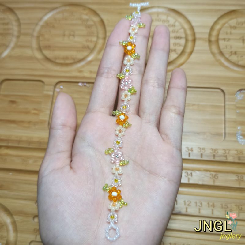 Vòng Tay Hạt Cườm Kết Hoa mã TK3198