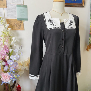 Thanh lý đầm đen midi size M