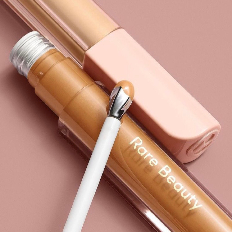 Kem che khuyết điểm mắt Rare Beauty Positive Light Under Eye Brightener