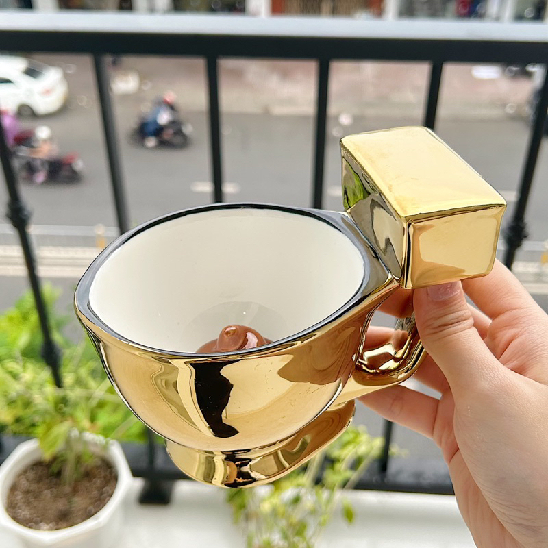 (Tự chụp/ Có sẵn) Ly sứ hình bồn cầu vui nhộn tặng bạn