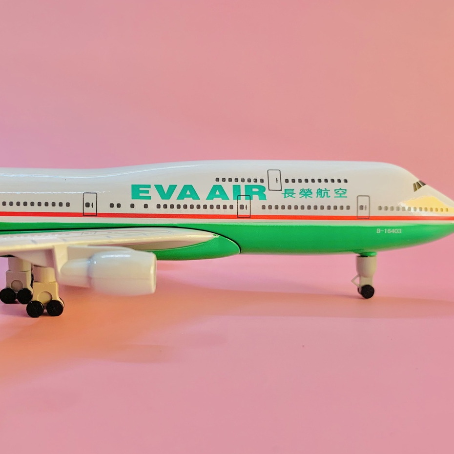 Mô Hình Kim Loại Máy Bay EVA Air Cao Cấp Tỉ Lệ Chuẩn 20cm