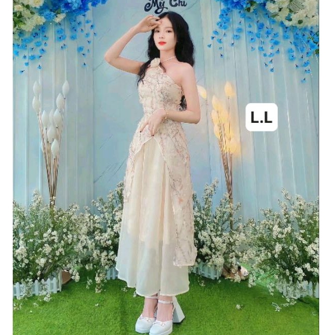 Váy hoa phối tơ phong cách tiểu thư sang chảnh.
