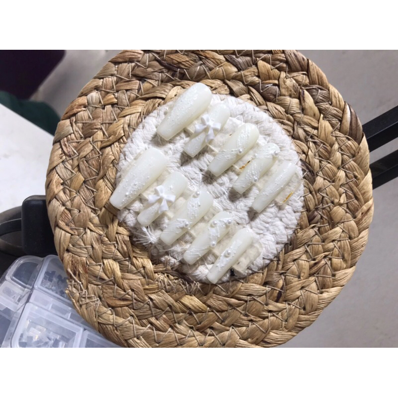 Nail box thiết kế móng tay giả cô dâu đính đá đính nơ