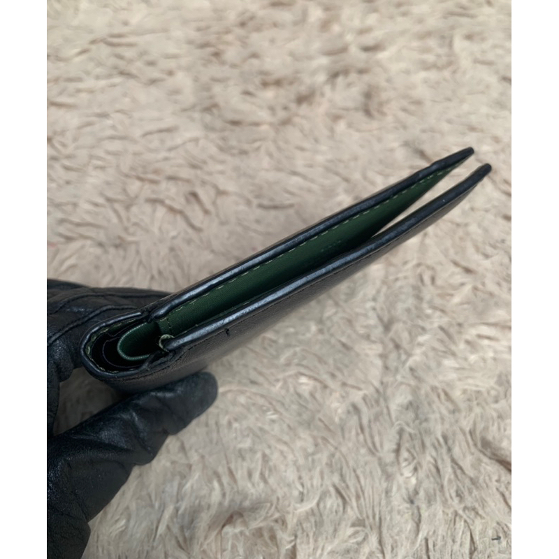 Túi ví chuẩn si. Túi ví qua sử dụng. Khách vui lòng xem hình nếu muốn biết thêm thông tin sản phẩm mời khách vô chat nhé