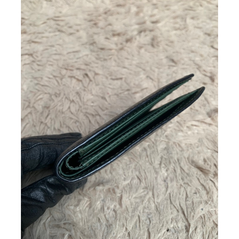 Túi ví chuẩn si. Túi ví qua sử dụng. Khách vui lòng xem hình nếu muốn biết thêm thông tin sản phẩm mời khách vô chat nhé