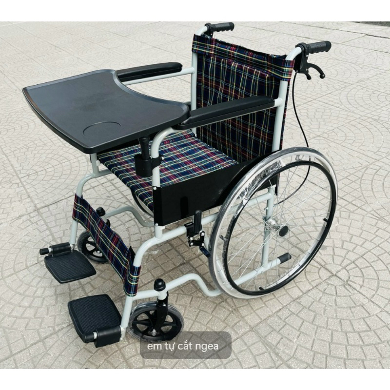 Bàn ăn cho xe lăn