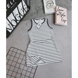 Một chiếc váy basic cho bé