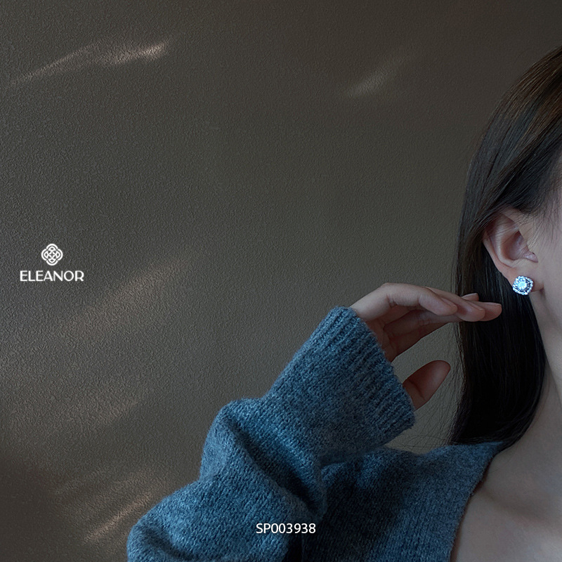Bông tai nữ chuôi bạc Eleanor Accessories hình vuông đính đá lấp lánh phụ kiện trang sức 3938
