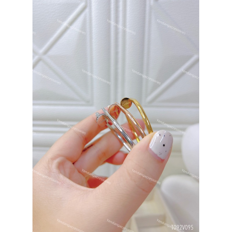 Vòng tay titan đinh Car bảng mãnh