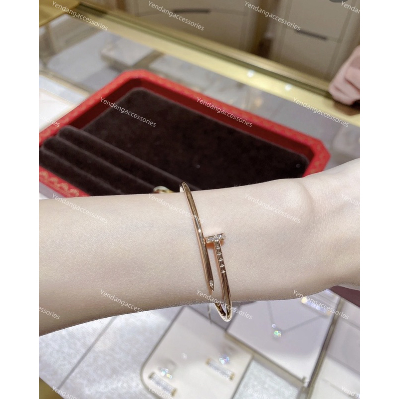 Vòng tay titan đinh Car bảng mãnh