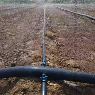 Dây tưới phun mưa phi 34 - 5 lỗ phun - cuộn 100m