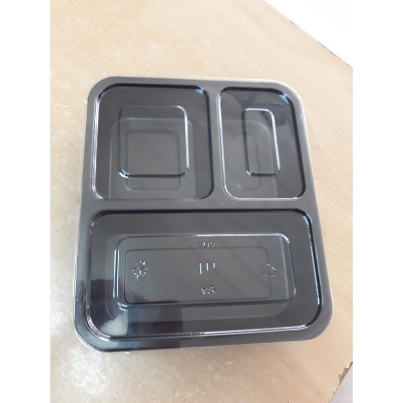 125 Hộp Nhựa 3 ngăn HT88