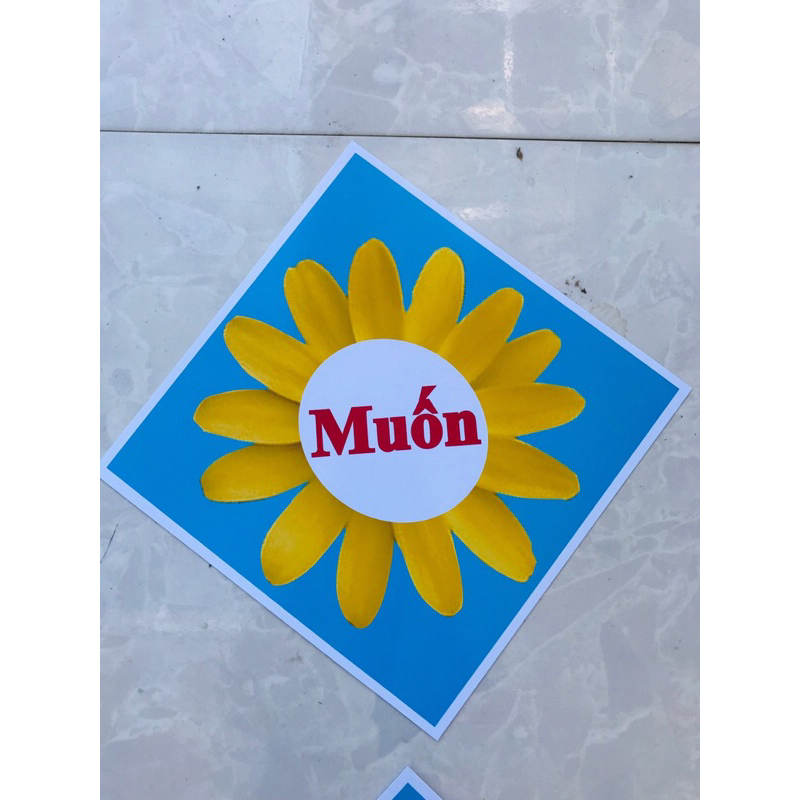 Câu đối trang trí lớp, in trên giấy bóng cứng, kích thước giấy A4, có sẵn keo dán tường phía sau