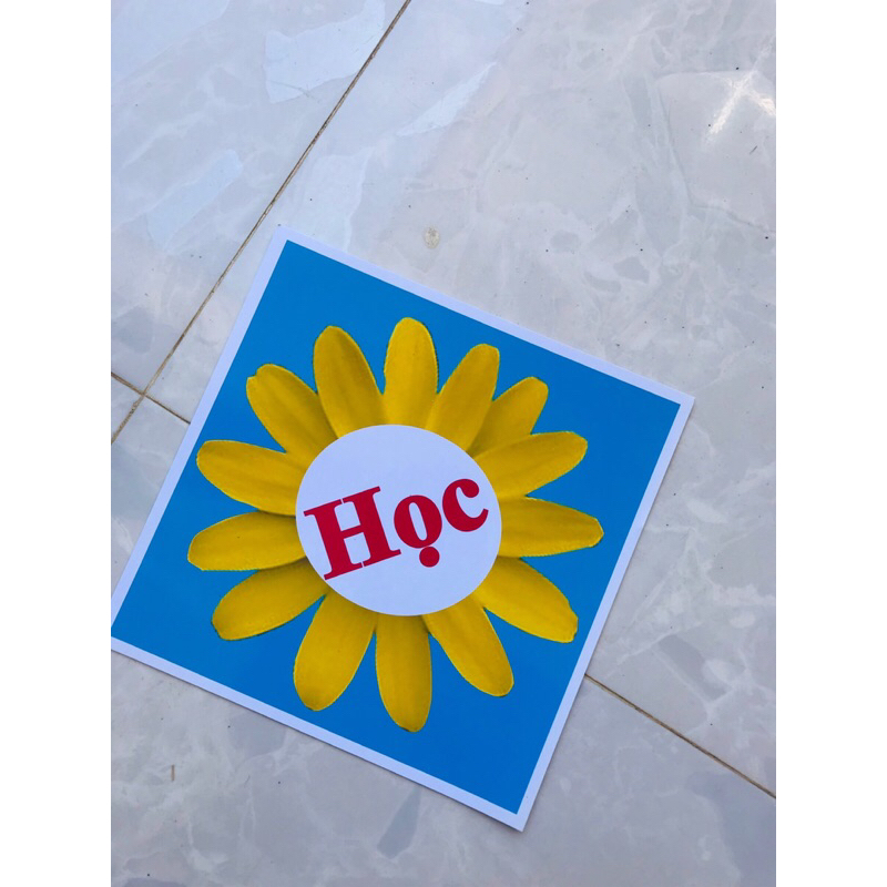Câu đối trang trí lớp, in trên giấy bóng cứng, kích thước giấy A4, có sẵn keo dán tường phía sau