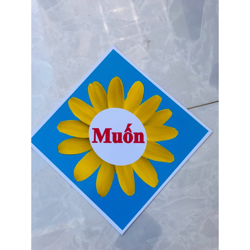 Câu đối trang trí lớp, in trên giấy bóng cứng, kích thước giấy A4, có sẵn keo dán tường phía sau