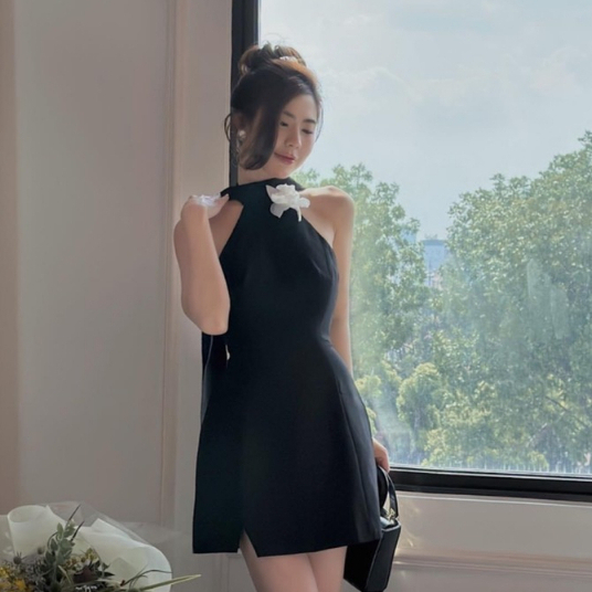 Đầm váy nữ cổ yếm dáng A ngắn tặng kèm hoa cài thiết kế đi dự tiệc cưới sự kiện dạ hội sang chảnh tiểu thư xinh xănLEVAN