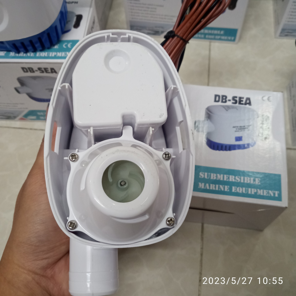 Bơm tự động 12V/24V,DB-SEA,70 lít/ phút, nước cao 4 mét, dây đồng , công tắc bằng nam châm, cho tàu thuyền xà lan