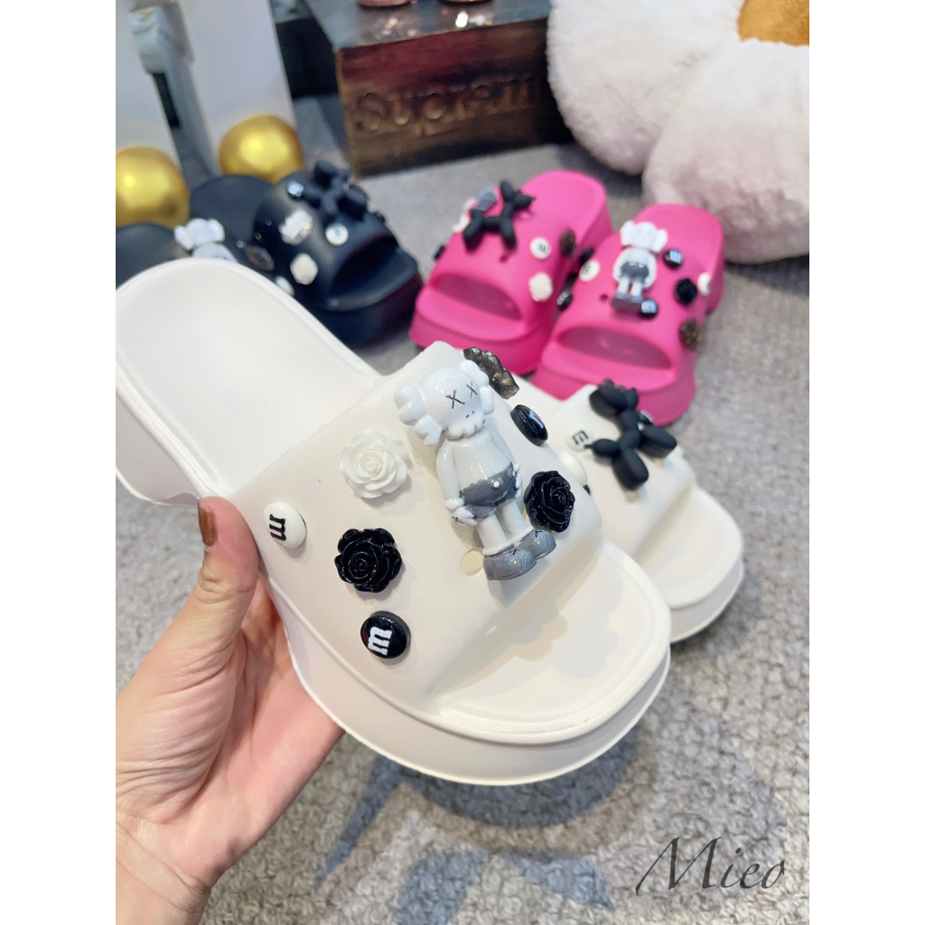 DÉP LÊ XỐP ĐẾ XUỒNG GẮN STICKER