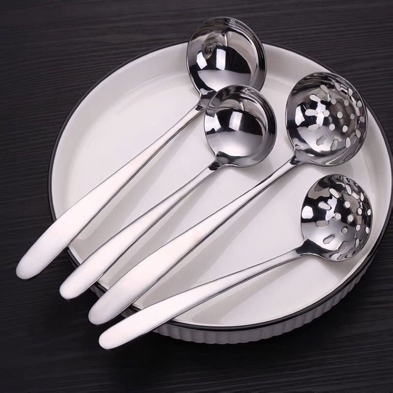 Môi múc canh, muôi ăn lẩu mạ vàng cán đặc 9209 TC