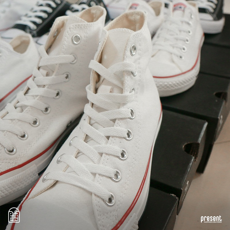 Giày Converse chính hãng bản CLASSIC, cổ cao cổ thấp, màu đen trắng cho nam nữ Present Original Sneakers