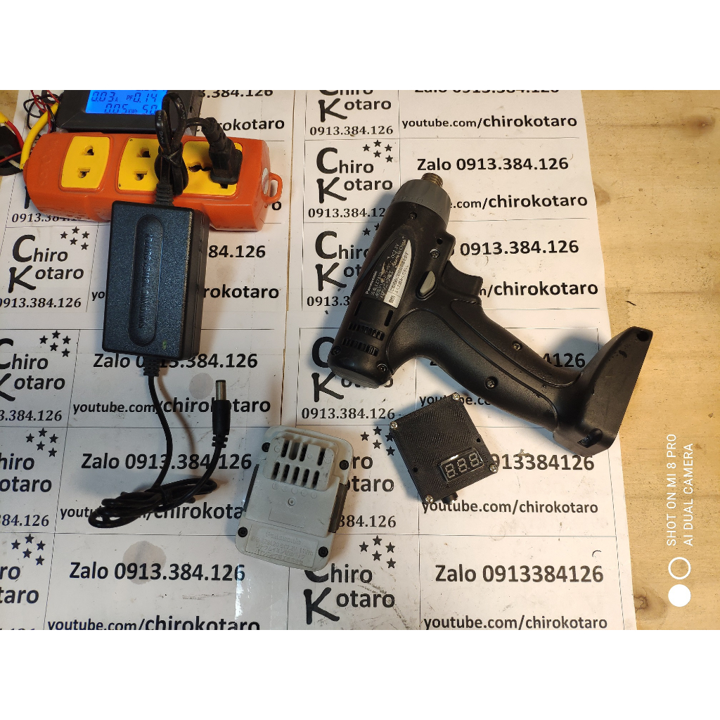 Đế sạc pin Panasonic 7.2V EZ9L20 với đồng hồ báo vol có mạch bảo vệ từng cell pin