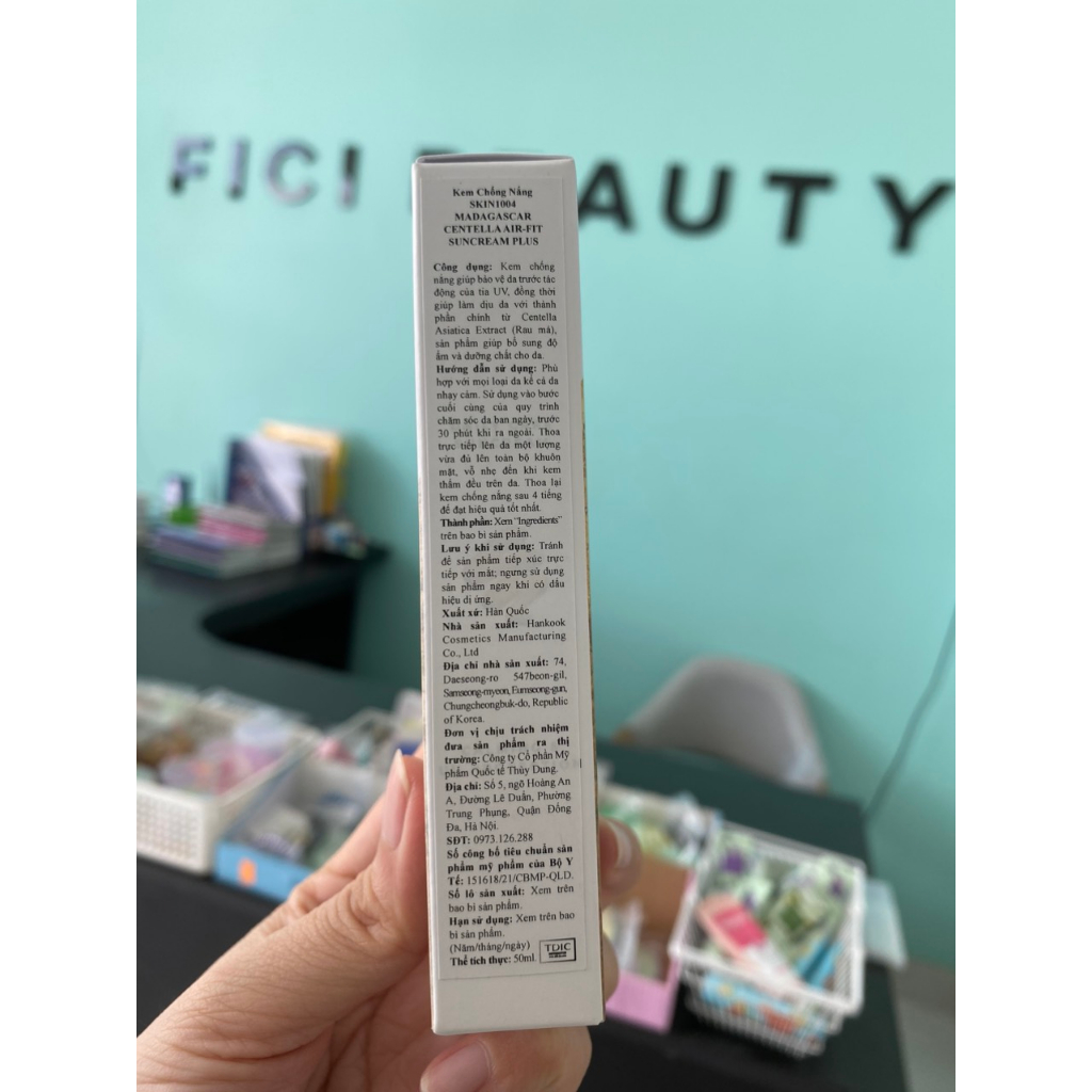 Kem Chống Nắng Lành Tính SKIN1004 Madagascar Centella Air-Fit Suncream Plus 50mL