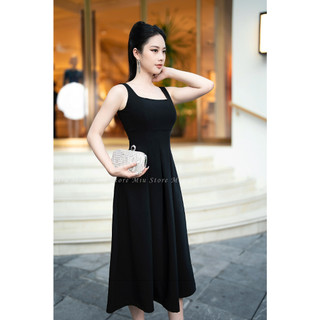 Đầm sát nách cổ vuông màu đen