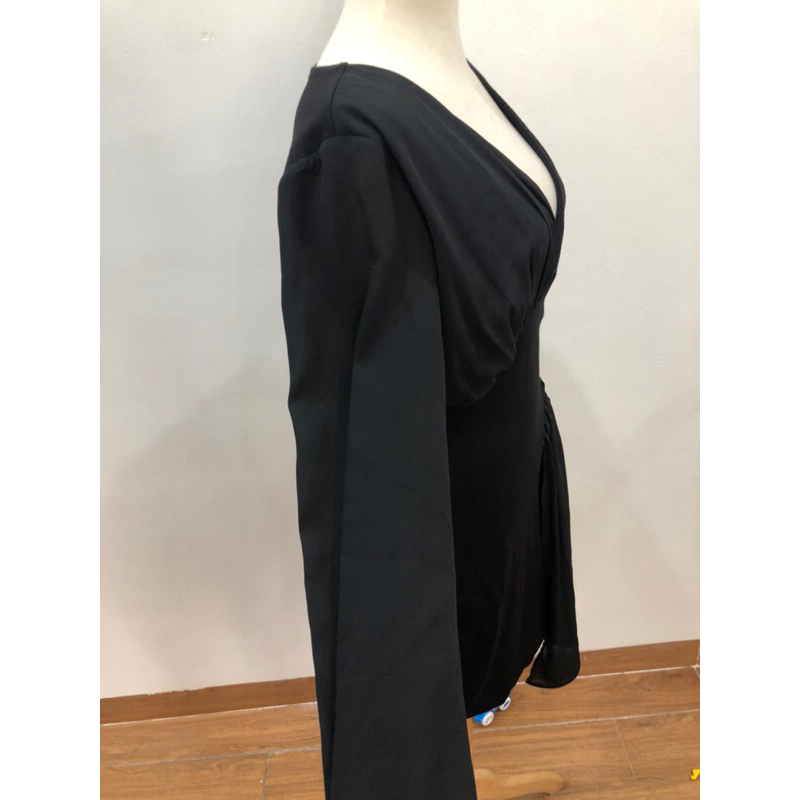 Đầm Bebe sang chảnh size M dáng ôm body cổ V sâu