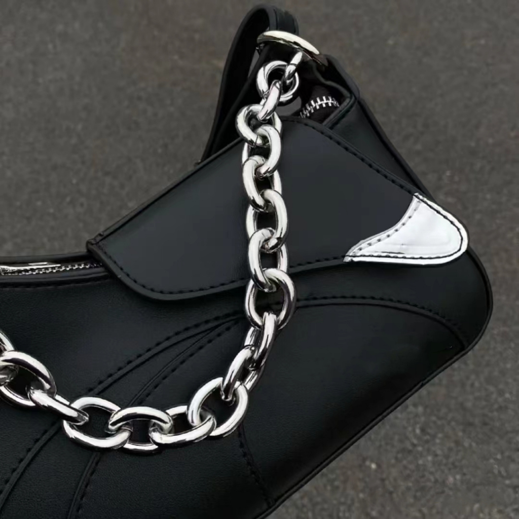 Túi kẹp nách thời trang cá tính, hiện đại, hàng Quảng Châu thiết kế mới năm 2023, túi xách phối dây xích dành cho nữ