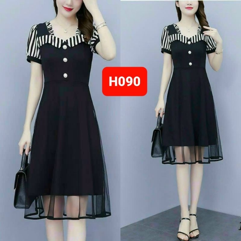 Đầm đen phối sọc