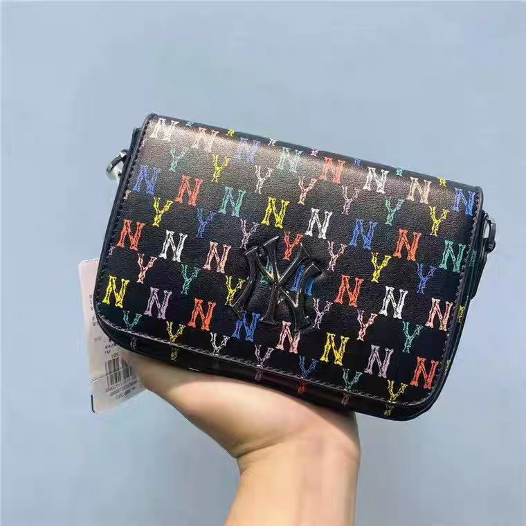 Túi đeo chéo MLB Monogram Embo New York