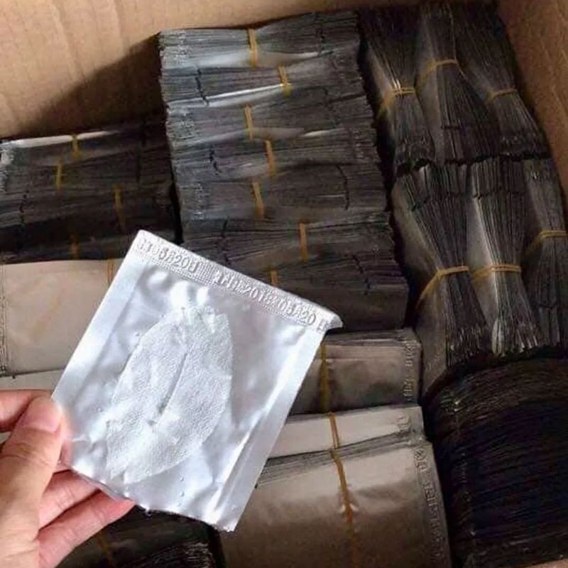 Mặt nạ Môi Không Hình, ko màu *_* trong suốt
