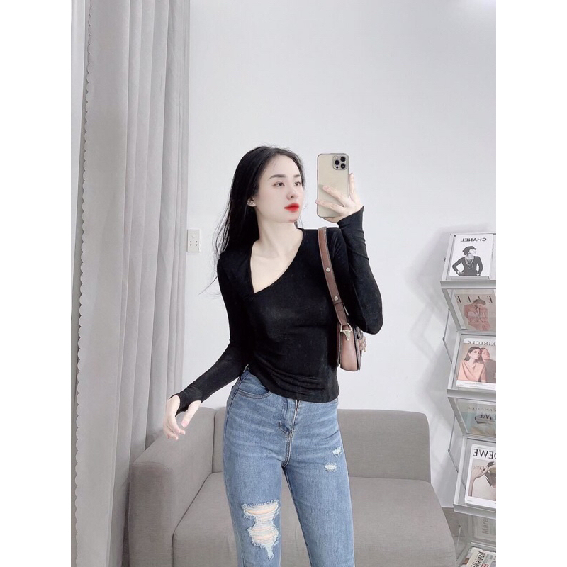 Áo thun nhủ tay dài cổ xéo xỏ ngón