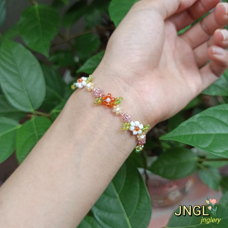 Vòng Tay Hạt Cườm Kết Hoa mã TK3197