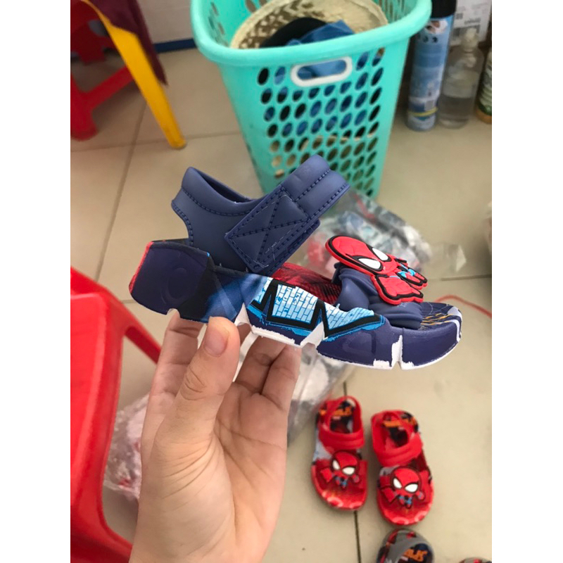 Giày sandal siêu nhân bé trai
