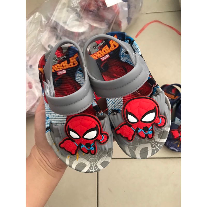 Giày sandal siêu nhân bé trai