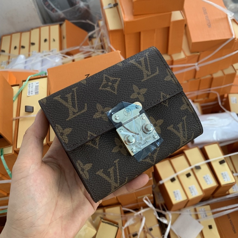 Ví Nữ LV cầm tay dáng vuông nhỏ khóa bấm size 12