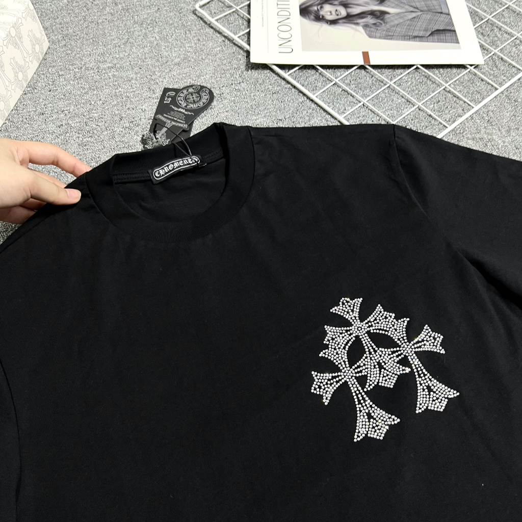 Áo Phông Nam Chrome Hearts Đính Đá Siêu Đẹp - Áo Thun Đính Đá Nam Nữ Chất Cotton Cao Cấp