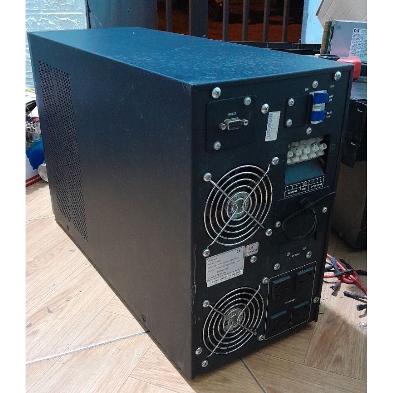 Ups Kehua 3kva/ 2.1kw. Sóng sin, Kích 72 dc lên 220Vac. Không acquy vẫn khởi động được , Không ngắt