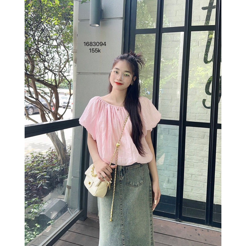 1683094 Áo Trễ Vai Tay Bồng