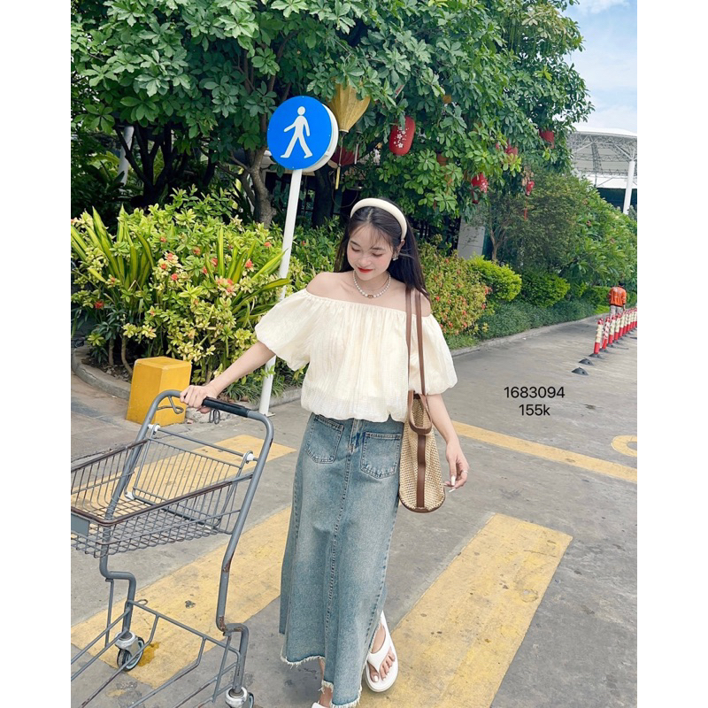 1683094 Áo Trễ Vai Tay Bồng