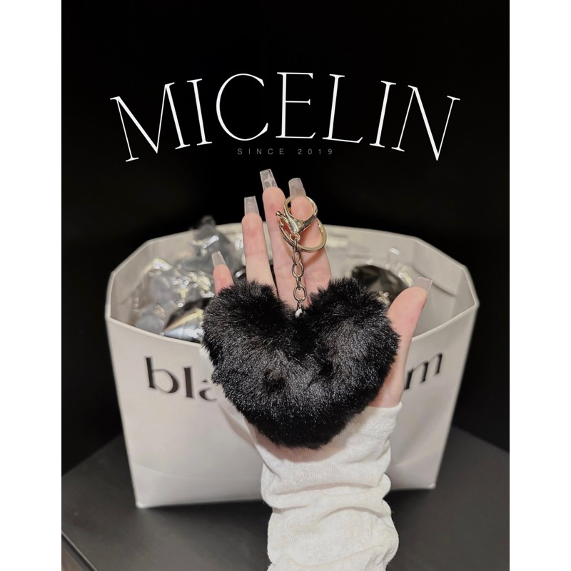 Móc khoá trái tim lông thỏ