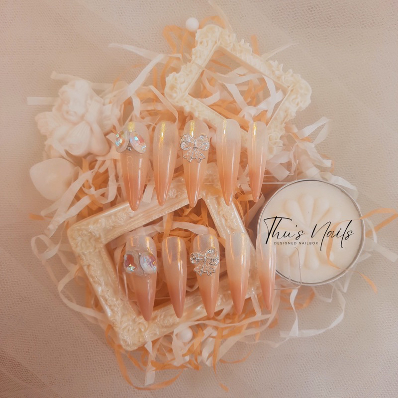Nail box thiết kế đính đá cao cấp Thu’s Nails charm nơ form nhọn, móng úp giả ombre tone nude sang chảnh TN47