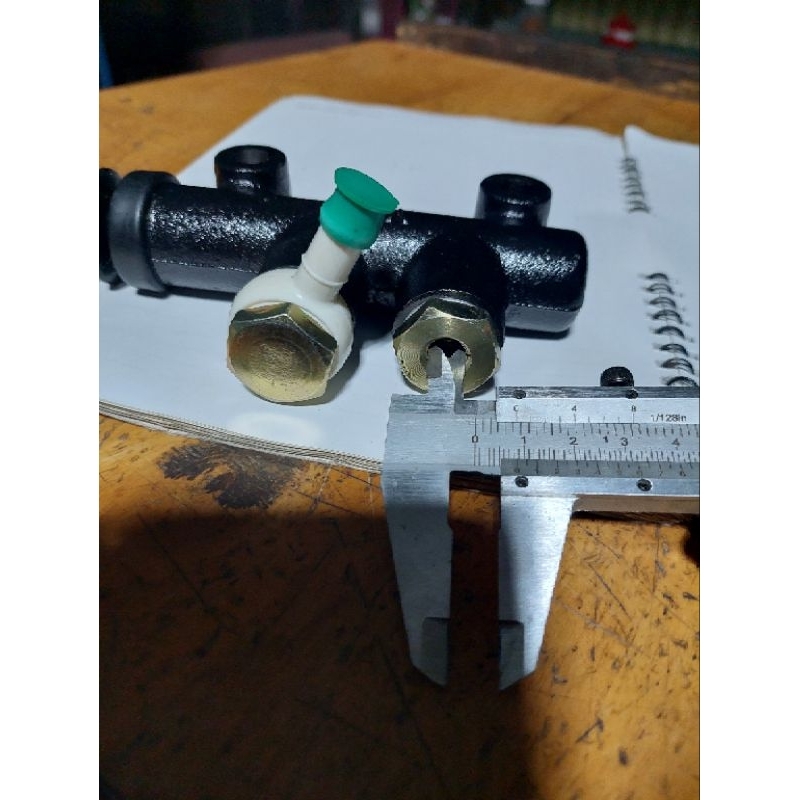 Heo dầu cái xe 3 bánh