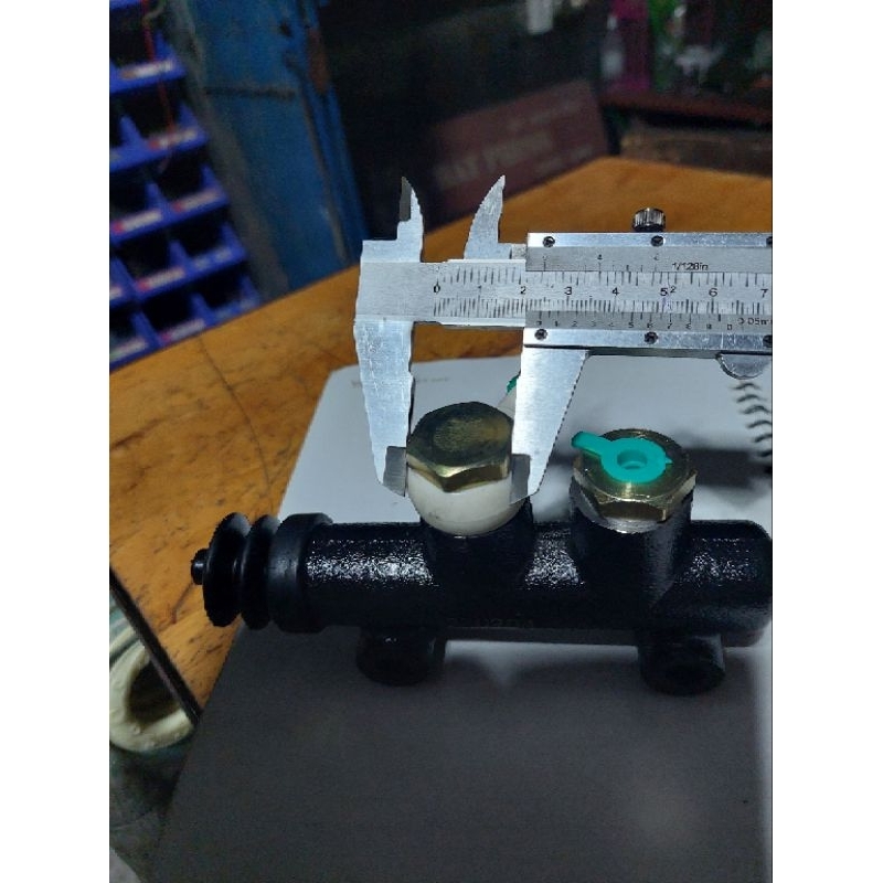 Heo dầu cái xe 3 bánh