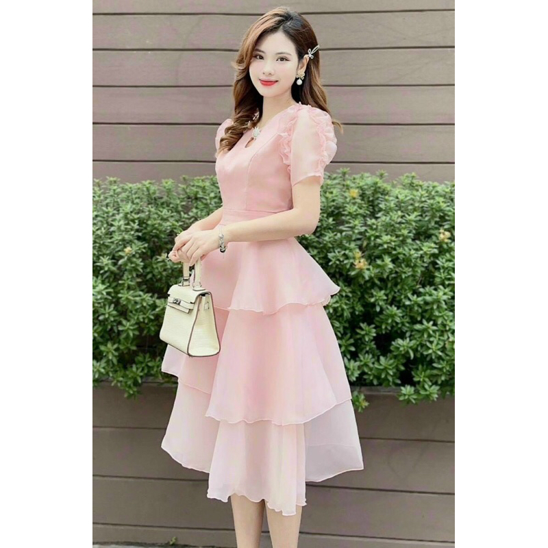 Đầm thời trang nữ mặc đi dạ hội chất liệu voan tơ cổ tròn có đính cườm tay ngắn bánh bèo ôm eo đầm 3 tần sang chảnh