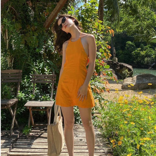 Đầm xòe chữ A cổ yếm hở lưng